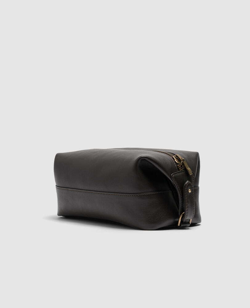 Kingston Shave Bag, CHOCOLATE, Flat Lay