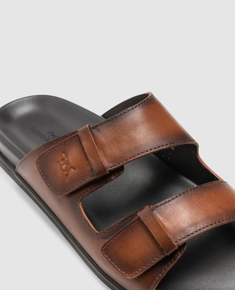 Kendrick Place Slide · Cognac 44, COGNAC