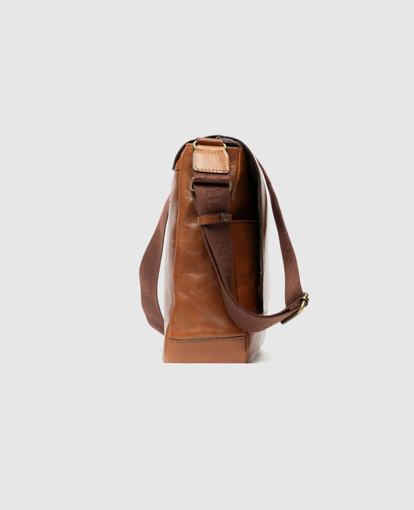 Cambridge Messenger Satchel, COGNAC, Back