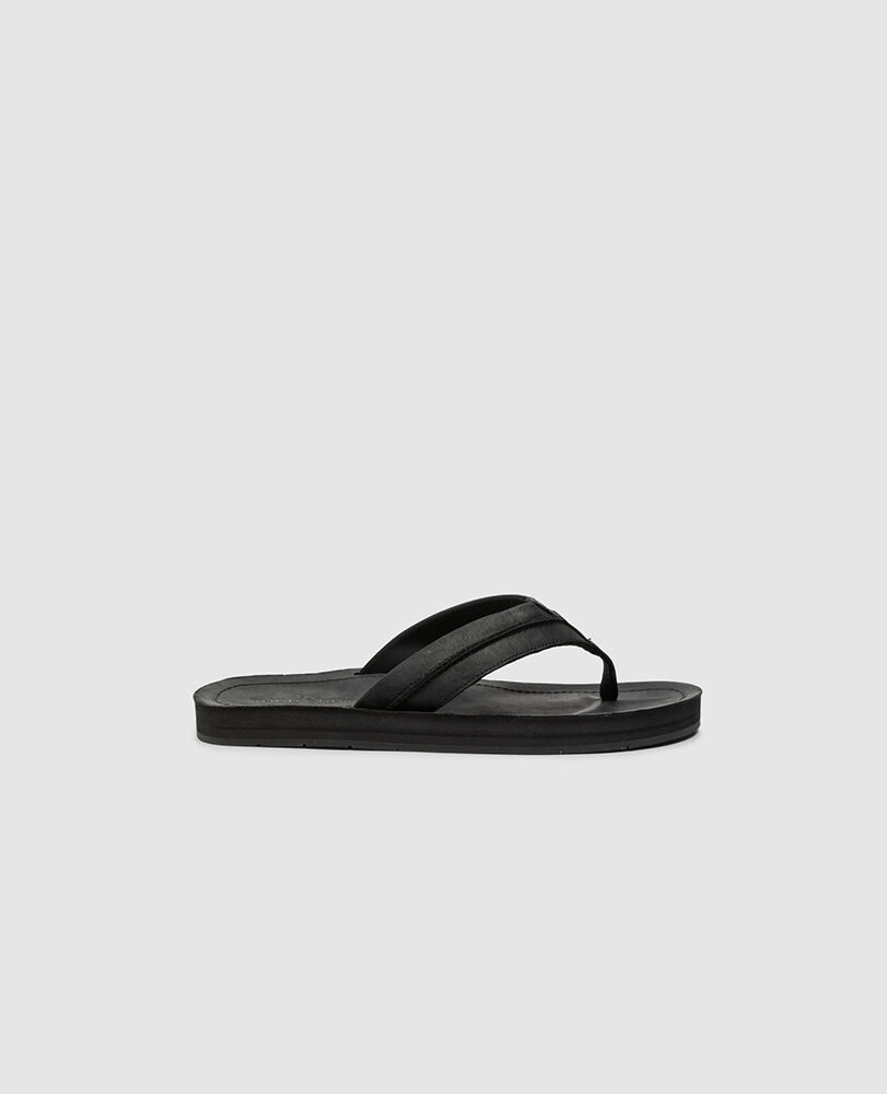 Piha Jandal, NOIR, Front