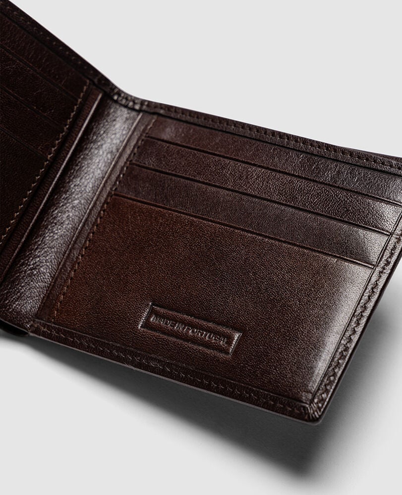 Wakefield Bi-Fold Wallet, CHOCOLATE, Detail 2