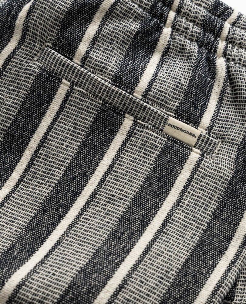 The Laurels Resort 7" Short, NAVY