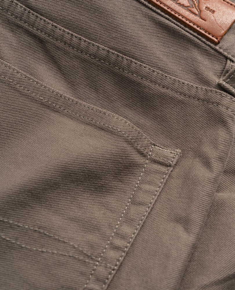 Motion 2 Straight Jean, PEBBLE