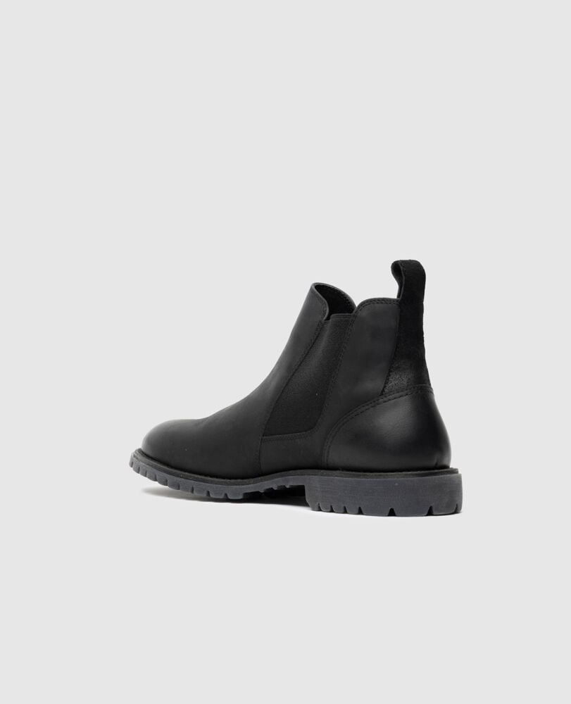 Clearmont Chelsea Boot, ONYX, Flat Lay