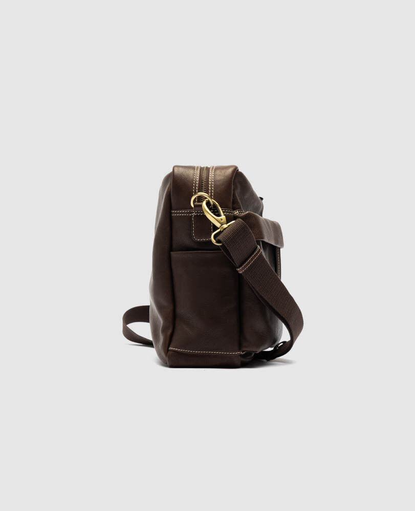 Drury Messenger, CHOCOLATE, Back