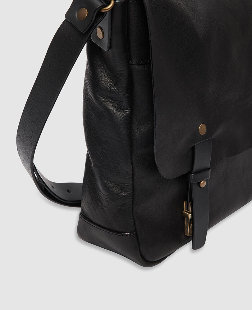 Turangi Kuriertasche, NERO, Detail 2