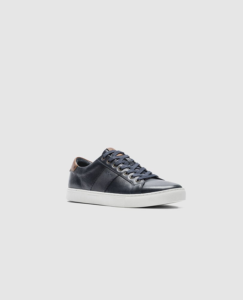 Endeavour Cruise Sneaker, NAVY, Off Front