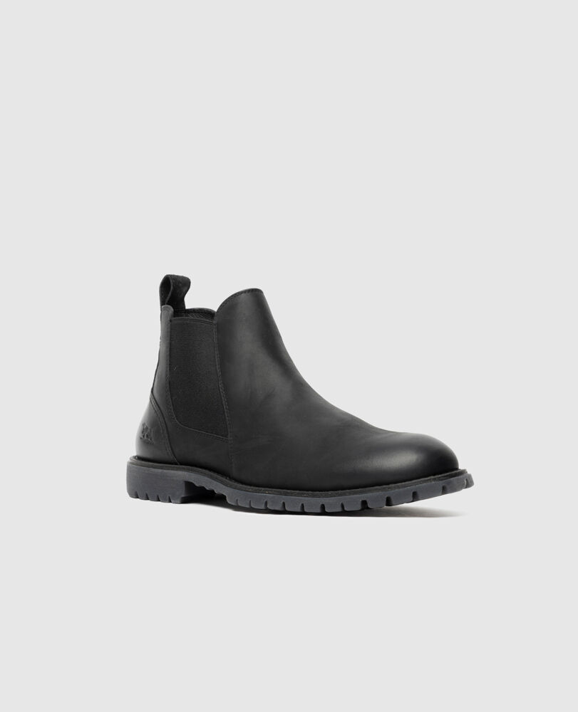 Clearmont Chelsea Boot, ONYX, Off Front