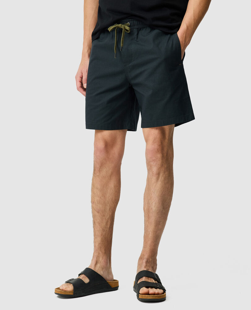 Gunn 7" Resort Short, COAL, Front