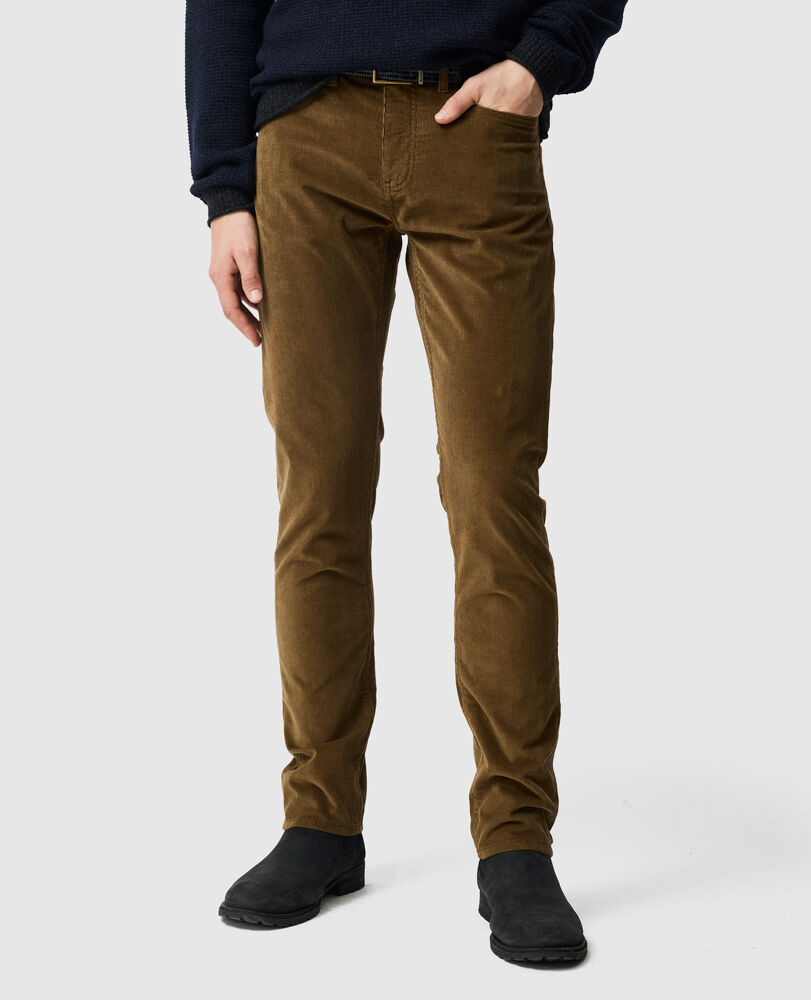 Ashhurst Jeans mit gerader Passform, TABAK, Front