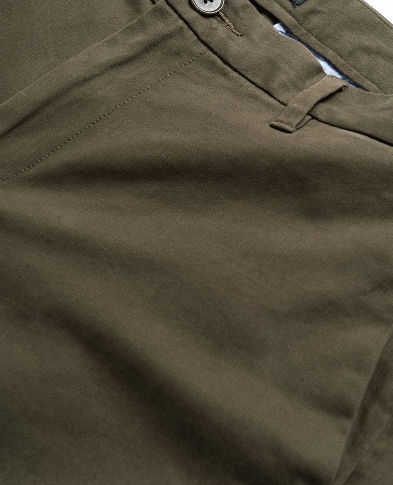 Edgars Road Pants Regular Leg in Forest Rodd & Gunn AU